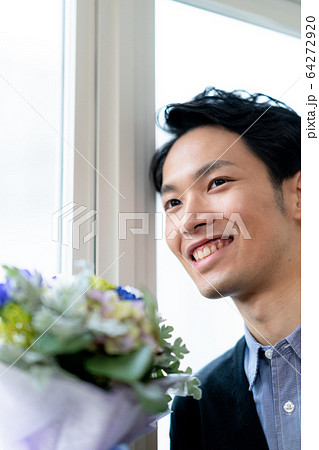記念日 結婚 プロポーズ 贈り物 プレゼント クリスマス 男 1人 花束 花 室内 屋内 記念日 結婚 プロポーズ 贈り物 プレゼント クリスマス 男 1人 花束 花 室内 屋内 64272920
