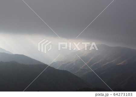 剣山 剣山から見た風景 剣山 剣山から見た風景 64273103