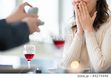 記念日 結婚 プロポーズ 贈り物 プレゼント クリスマス 男 1人 花束 花 室内 屋内 記念日 結婚 プロポーズ 贈り物 プレゼント クリスマス 男 1人 花束 花 室内 屋内 64273446