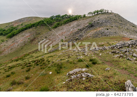 鈴鹿山脈　霊仙山の風景 64273705