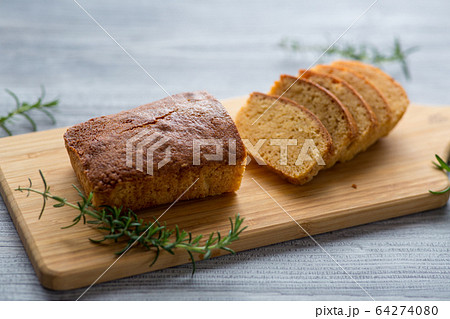 パウンドケーキ 64274080