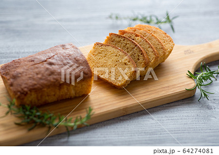 パウンドケーキ 64274081