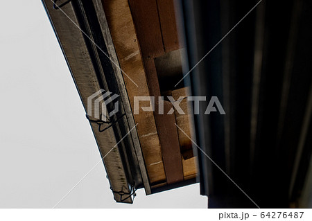 剥がれた軒天 64276487