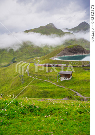 スイスアルプス 64282275