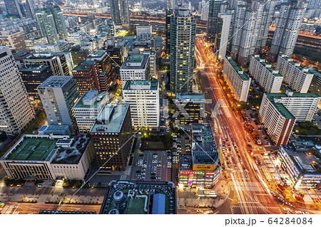 夜景 道路 都市 64284084