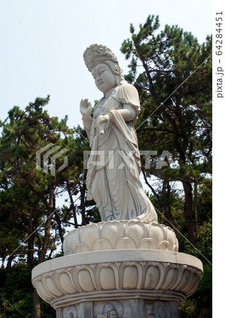Buddhist temple in Busan in summer Buddhist temple in Busan in summer 64284451