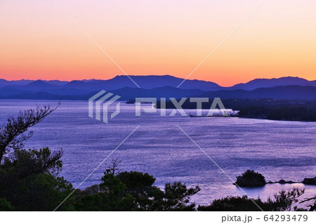 三重県 夕暮れの英虞湾 三重県 夕暮れの英虞湾 64293479