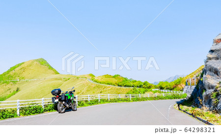 瓶ヶ森林道 64298321