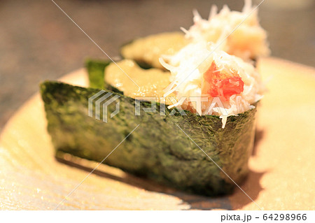 おいしい蟹味噌軍艦巻き 64298966