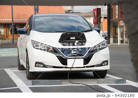 電気自動車 ゼロエミッション リチウムイオンバッテリー EV 充電 エコカー プラグイン 自家用車 電気自動車 ゼロエミッション リチウムイオンバッテリー EV 充電 エコカー プラグイン 自家用車 64302180