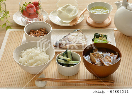 和朝食 64302511