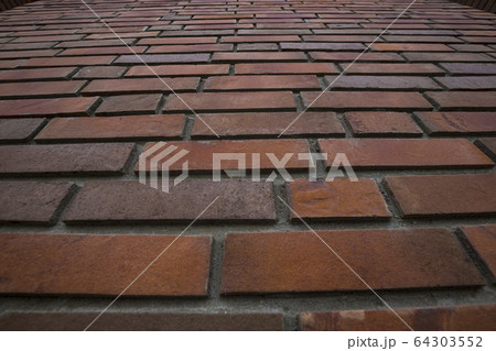 Red brick wall background Red brick wall background 64303552