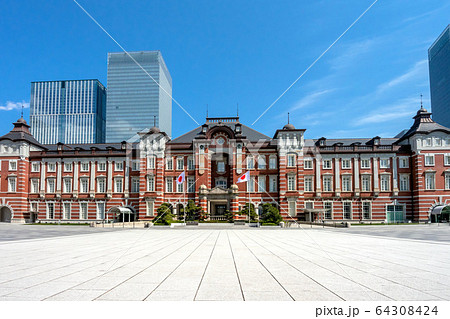 ほぼ無人の東京駅 64308424