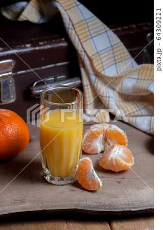 Unpeeled round ripe orange mandarins or Unpeeled round ripe orange mandarins or 64309221