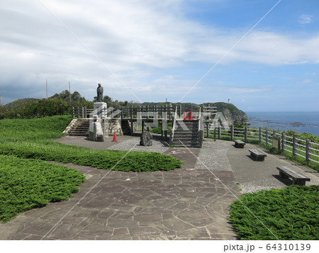 勝浦市の八幡岬公園にある展望広場（お万の方の像・勝浦灯台） 64310139