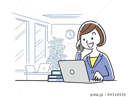 オフィスでパソコンを使って仕事をするスーツ姿の若い女性 64310426