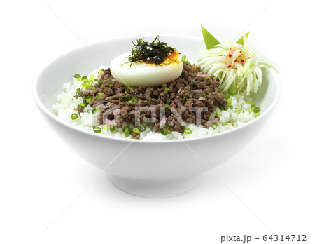 Beef Soboro Don with Egg ontop seaweed,spring 64314712