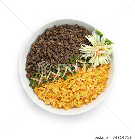 Beef Soboro Don with Egg Omelette 64314713