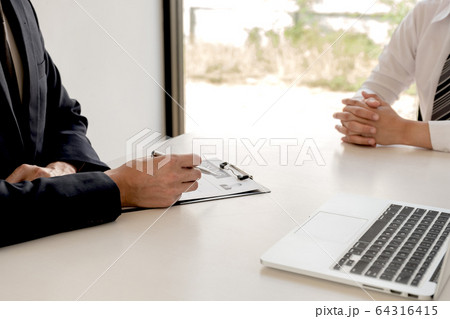 Business people hold a job profile and talk to job Business people hold a job profile and talk to job 64316415