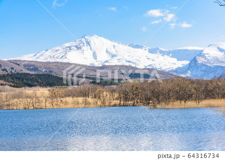 残雪の鳥海山 残雪の鳥海山 64316734