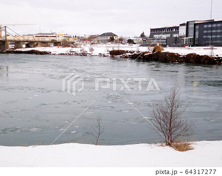 アイスランド　セールフォス　川 64317277