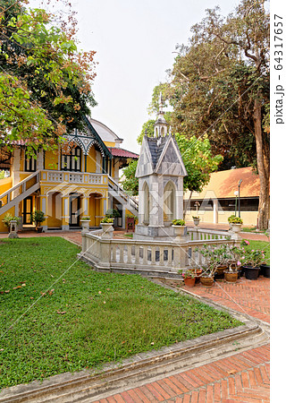 Wat Niwet Thammaprawat Ratchaworawihan - Thai 64317657