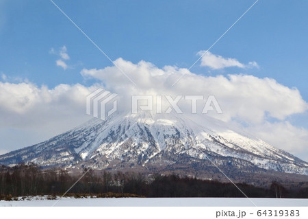 ３月の羊蹄山 64319383