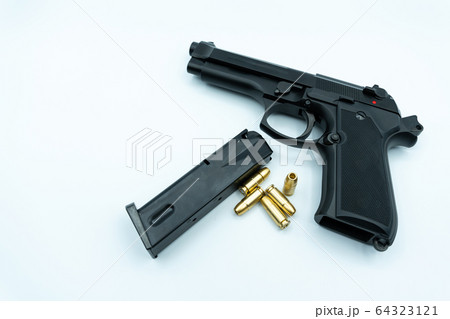 拳銃素材 64323121