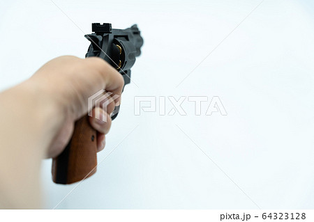 拳銃素材 64323128