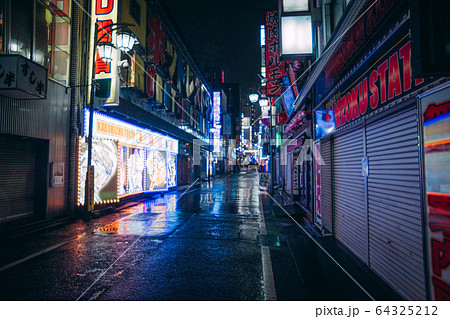 歌舞伎町一番街　非常事態 64325212