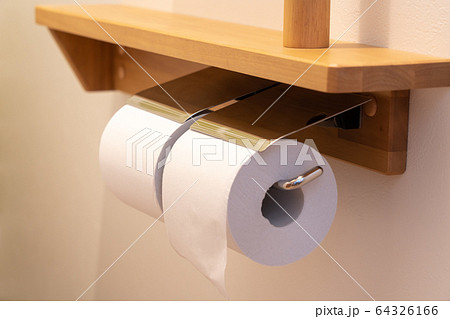 トイレットペーパー　トイレットペーパーホルダー 64326166