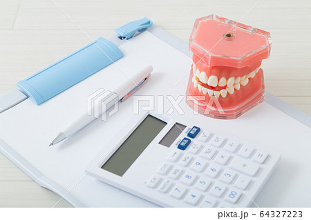 歯科検診 64327223