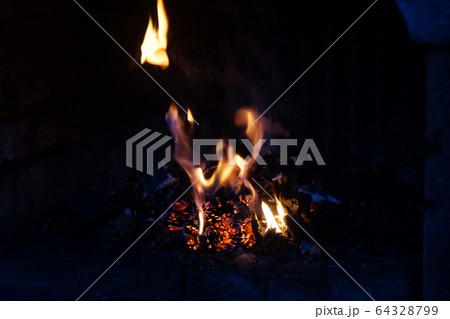 FLAMES IN THE BARBECUE FLAMES IN THE BARBECUE 64328799