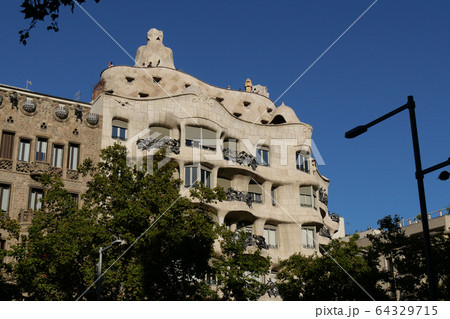 スペイン バルセロナ カサ・ミラ スペイン バルセロナ カサ・ミラ 64329715