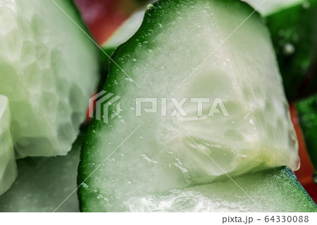 Sliced tomato and cucumber 64330088
