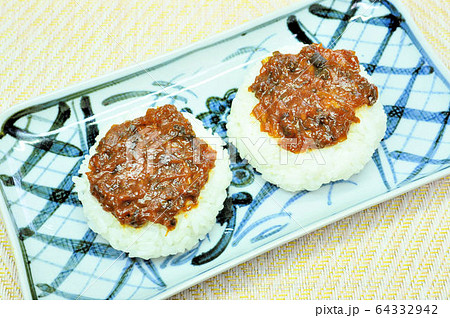 ねぎ味噌の焼きおにぎり 64332942