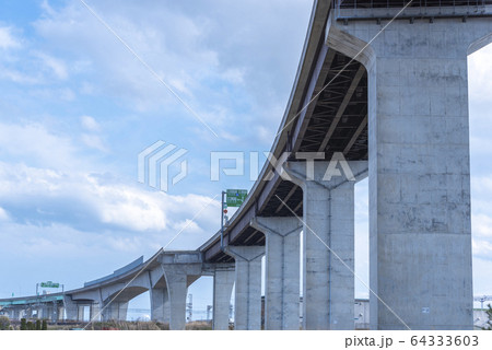 インフラメンテナンス　高架橋　高速道路　土木　公共事業 64333603