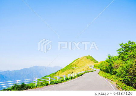 瓶ヶ森林道 64337126