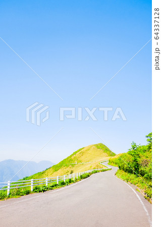 瓶ヶ森林道 64337128