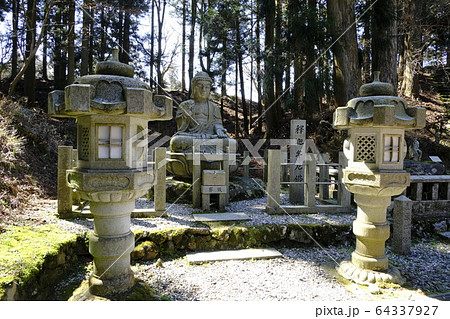 比叡山延暦寺  西塔 64337927