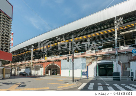 新橋駅烏森口 64338831