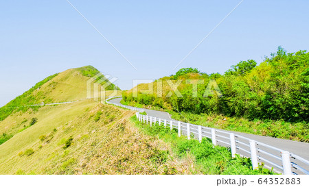 瓶ヶ森林道 64352883