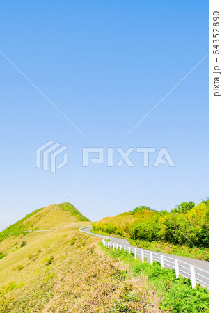 瓶ヶ森林道 64352890