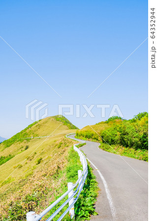 瓶ヶ森林道 64352944