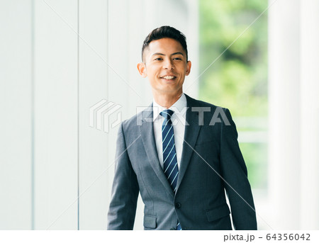 ビジネスシーン　 64356042