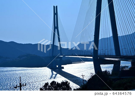 しまなみ海道の多々羅大橋 しまなみ海道の多々羅大橋 64364576