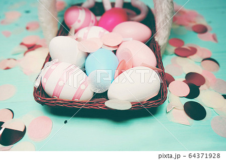 Easter decoration background with easter eggs Easter decoration background with easter eggs 64371928