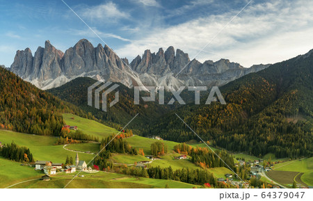 Beautiful panorama landscape of Italian dolomites 64379047