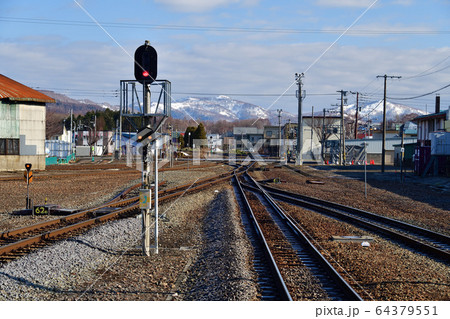 春の北海道倶知安町JR倶知安駅の朝の風景を撮影 春の北海道倶知安町JR倶知安駅の朝の風景を撮影 64379551