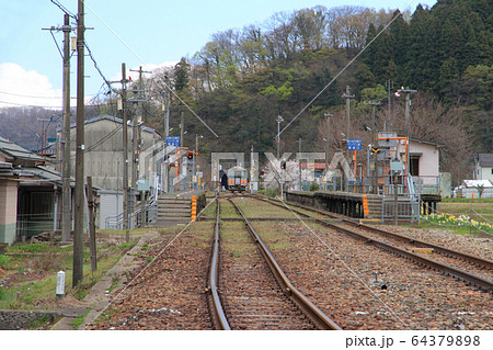 JR大糸線　根知駅 64379898